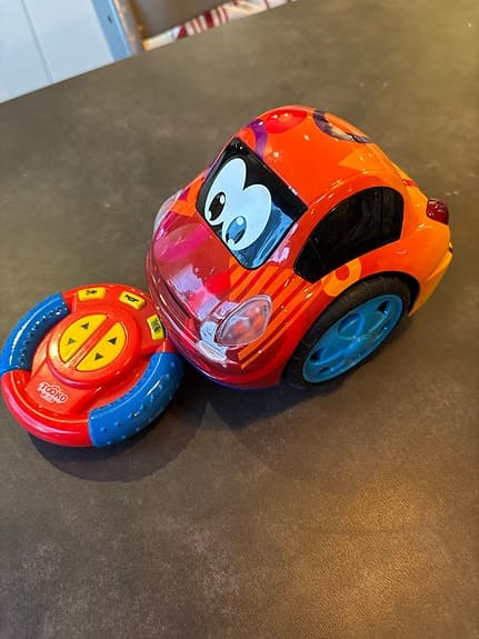 Första radiostyrda bilen