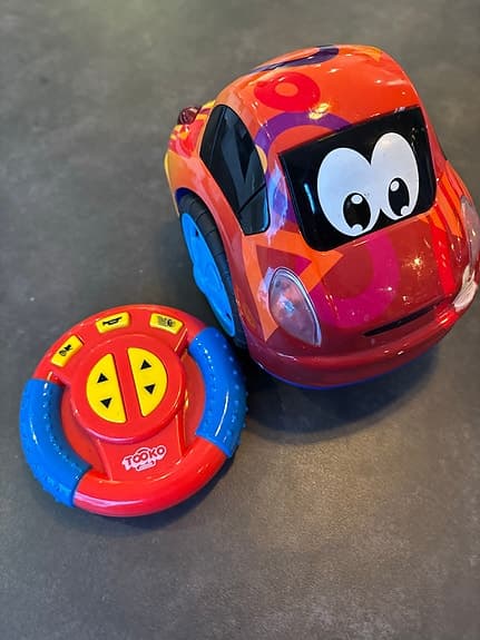 Första radiostyrda bilen