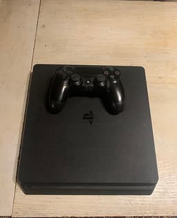 Ps4 med spelkonsoll