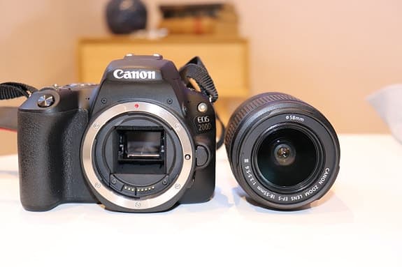 Canon EOS 200D + 18–55mm – Mycket fint skick