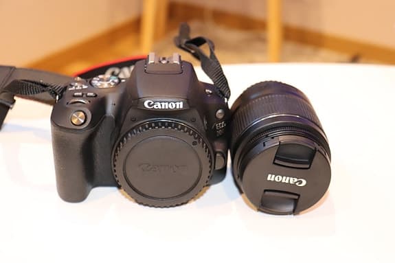 Canon EOS 200D + 18–55mm – Mycket fint skick