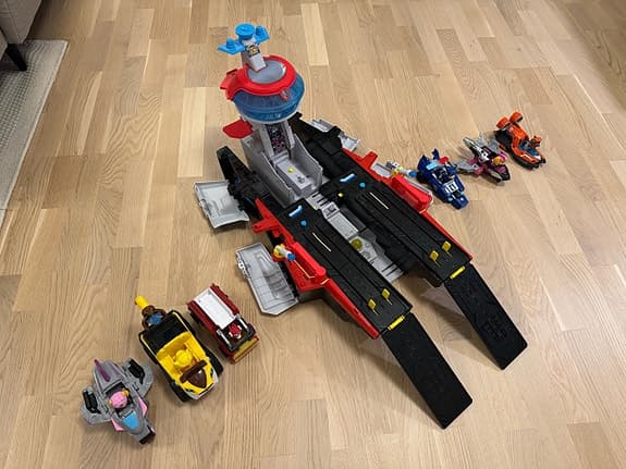 Paw Patrol Lekset figurer och Movie Aircraft Carrier HQ