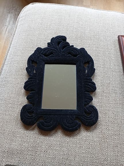 Spegel med dubbelfunktion