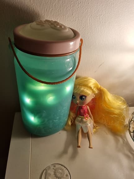 Bright fairy friends docka med lysande burk.