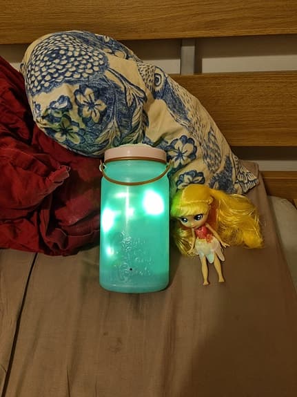Bright fairy friends docka med lysande burk.