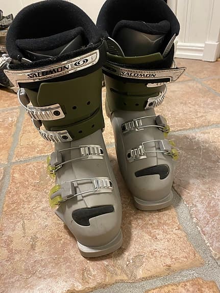 Salomon slalompjäxor strl 24.5