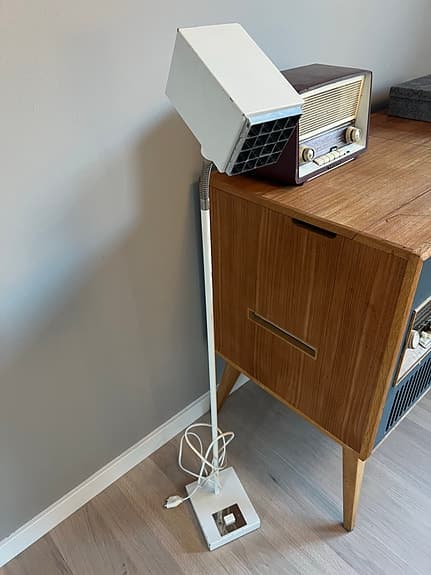 “Kuben” retro golvlampa