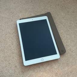Apple iPad 32 GB Gen 5