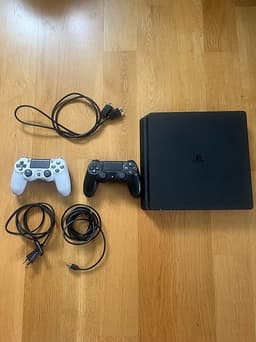 PS 4 Spelkonsol med tillbehör och spel