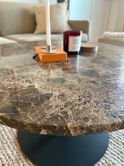 Soffbord i massiv marmor
