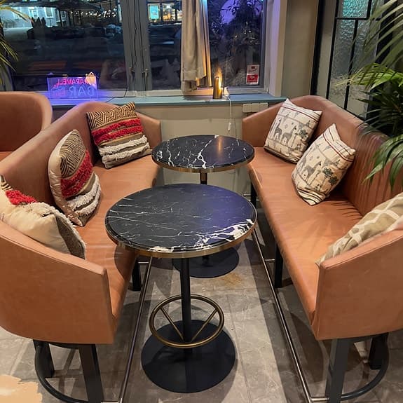 Soffa lounge lång brun klädsel metallben
