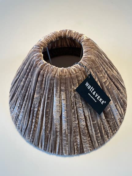 Lampskärm från Watt & Veke, krossad sammet