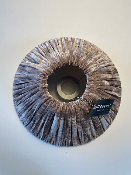 Lampskärm från Watt & Veke, krossad sammet