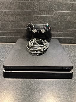 PS4 Slim, 500GB inkl. kontroll
