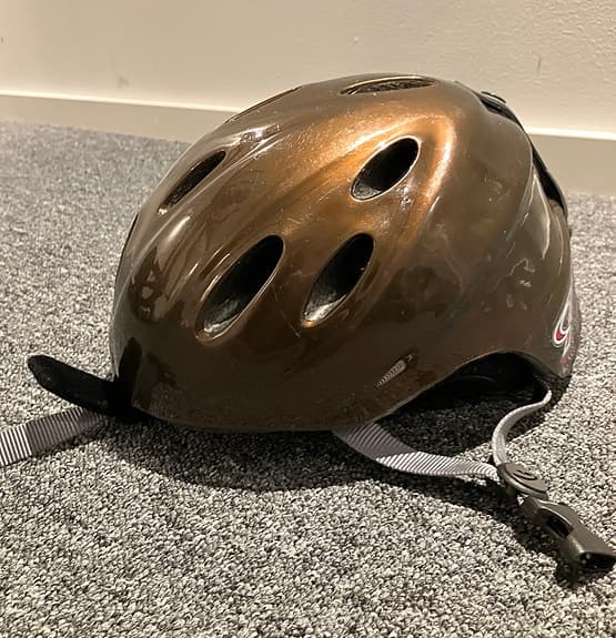 Hjälm Giro Nine