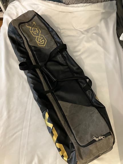 Innebandyväska svart grå guld