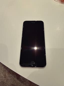Apple iPhone SE (2-3 gen) mobiltelefon 64 GB