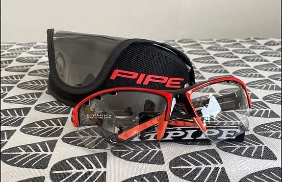 Pipe Sportglasögon med röd och svart ram, junior