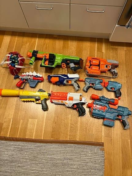 Nerf leksakspistoler och tillbehör