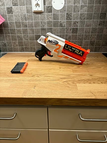 Nerf leksakspistoler och tillbehör