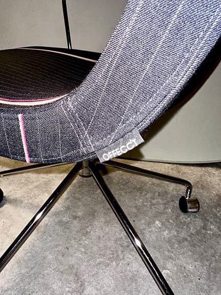 Designstol Offecct Bond. (Nypris 20 000kr)