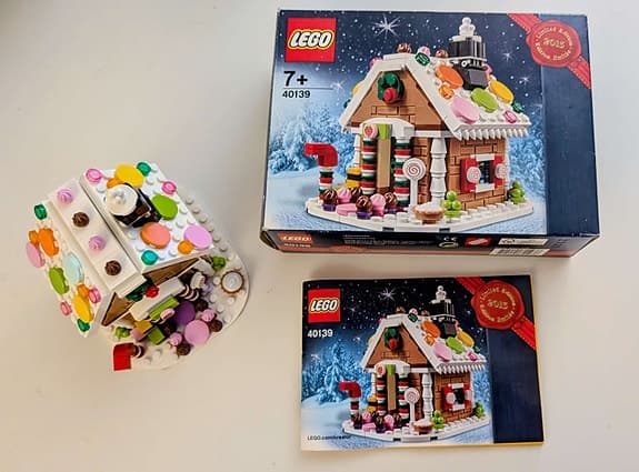 40139 - Gingerbread House