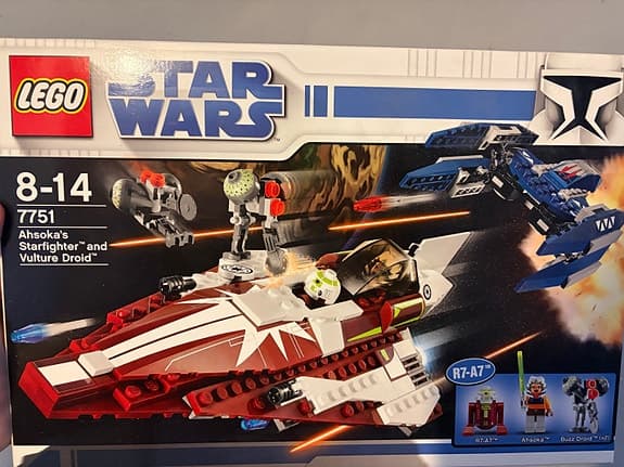LEGO Star Wars Ahsoka's Starfighter och Vulture Droid 7751