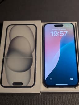 iPhone 15 – 128 GB – 100 % batterihälsa – Nyskick