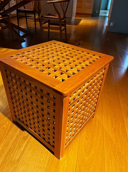 Sidobord med förvaring