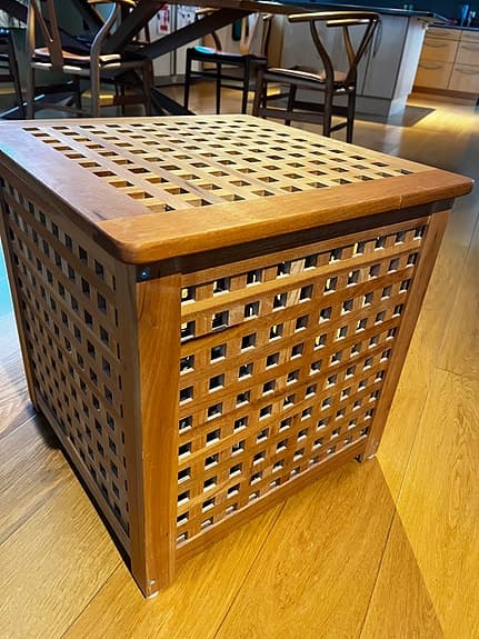 Sidobord med förvaring