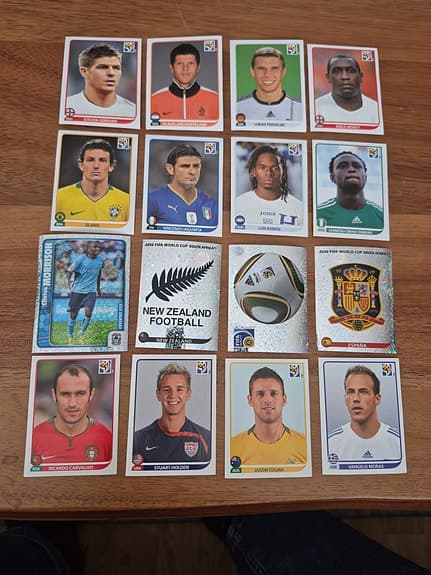 B(61) ca 49 Bilder 2010 Fotboll EM Panini * Nyskick