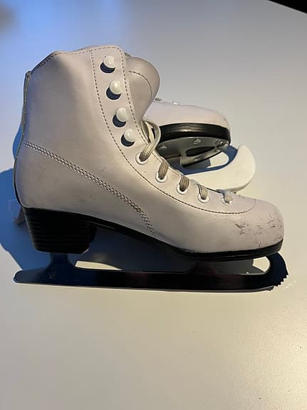 Nancy skridskor barn storlek 34 vit