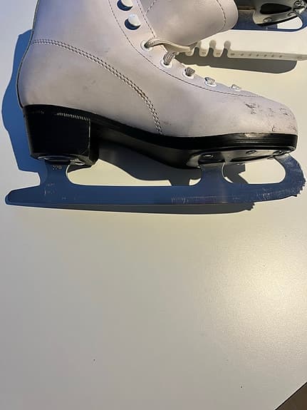 Nancy skridskor barn storlek 34 vit