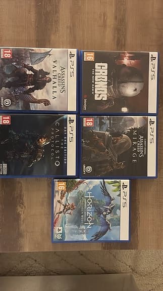 Säljer ett flertal olika PS5 spel!