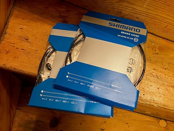 Bromsslang: 2x Shimano SM-BH90 (1000 mm + 1700 mm)
