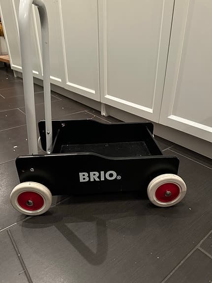 BRIO Barnvagn i trä svart