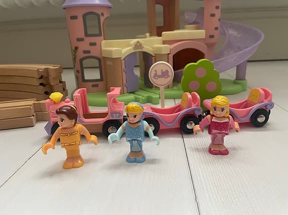 Disney Princess Slott tågbana BRIO