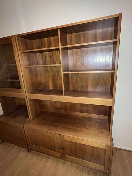 Stilren bokhylla/vitrinskåp i teak – retro 60/70-tal