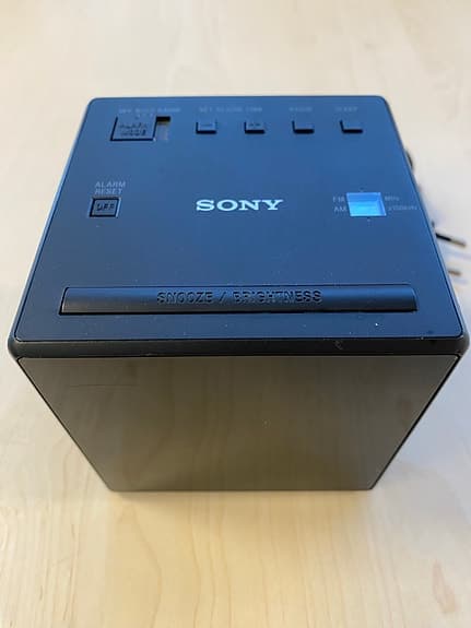 Klockradio Sony Modell ICF-01