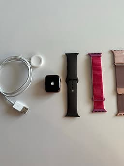 Apple Watch SE 40mm GPS + Cellular med tillbehör