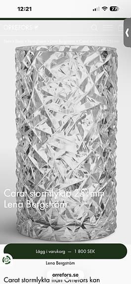 Carat stormlykta från Orrefors kan användas såväl inom- som utomhus.