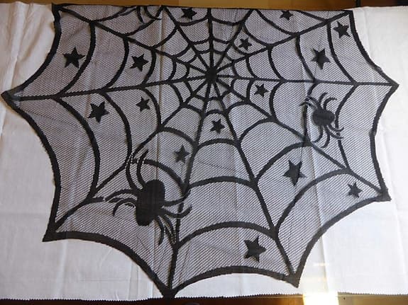 Svart rund spindelduk till haloween