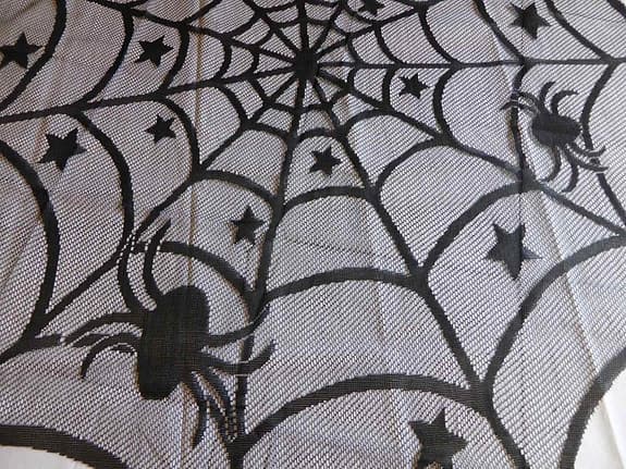 Svart rund spindelduk till haloween