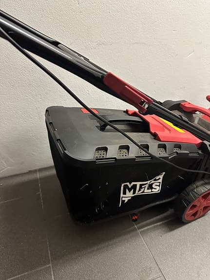 Gräsklippare Inköpt från Jula i maj 2025