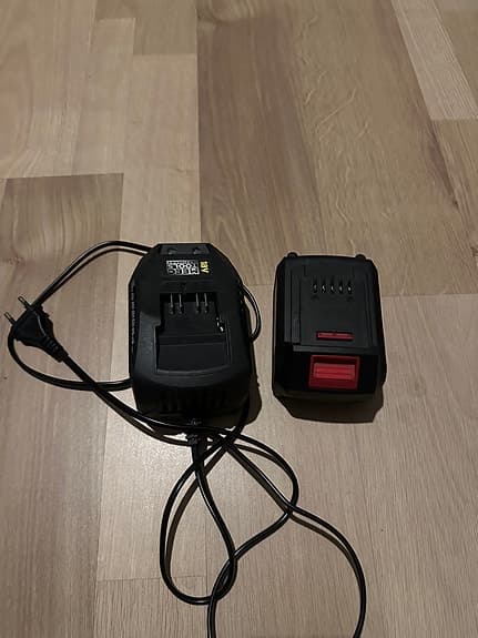 Gräsklippare Inköpt från Jula i maj 2025