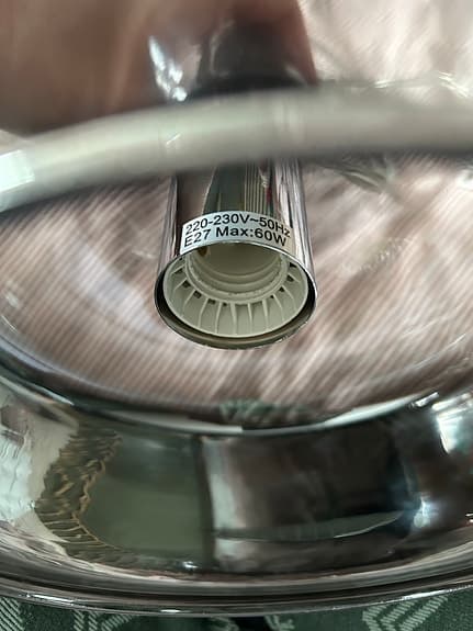 2 handblåsta tak-/fönsterlampor