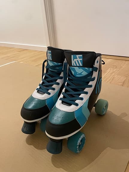 KF Rullskridskor storlek 41 blå och svart