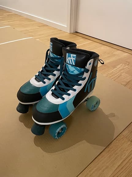 KF Rullskridskor storlek 41 blå och svart