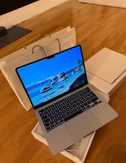 2025 M4 Macbook Air 32GB / 512GB + AppleCare+