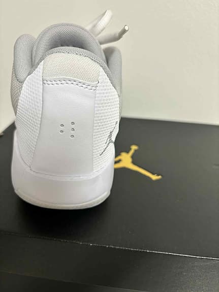 NYA NY Basketskor Jordan Jordans Basket skor gympaskor sneakers 39 Luka